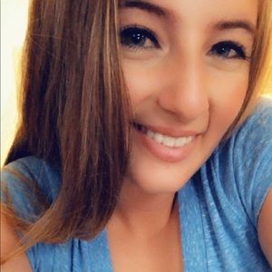Meet your Posher, Dacey